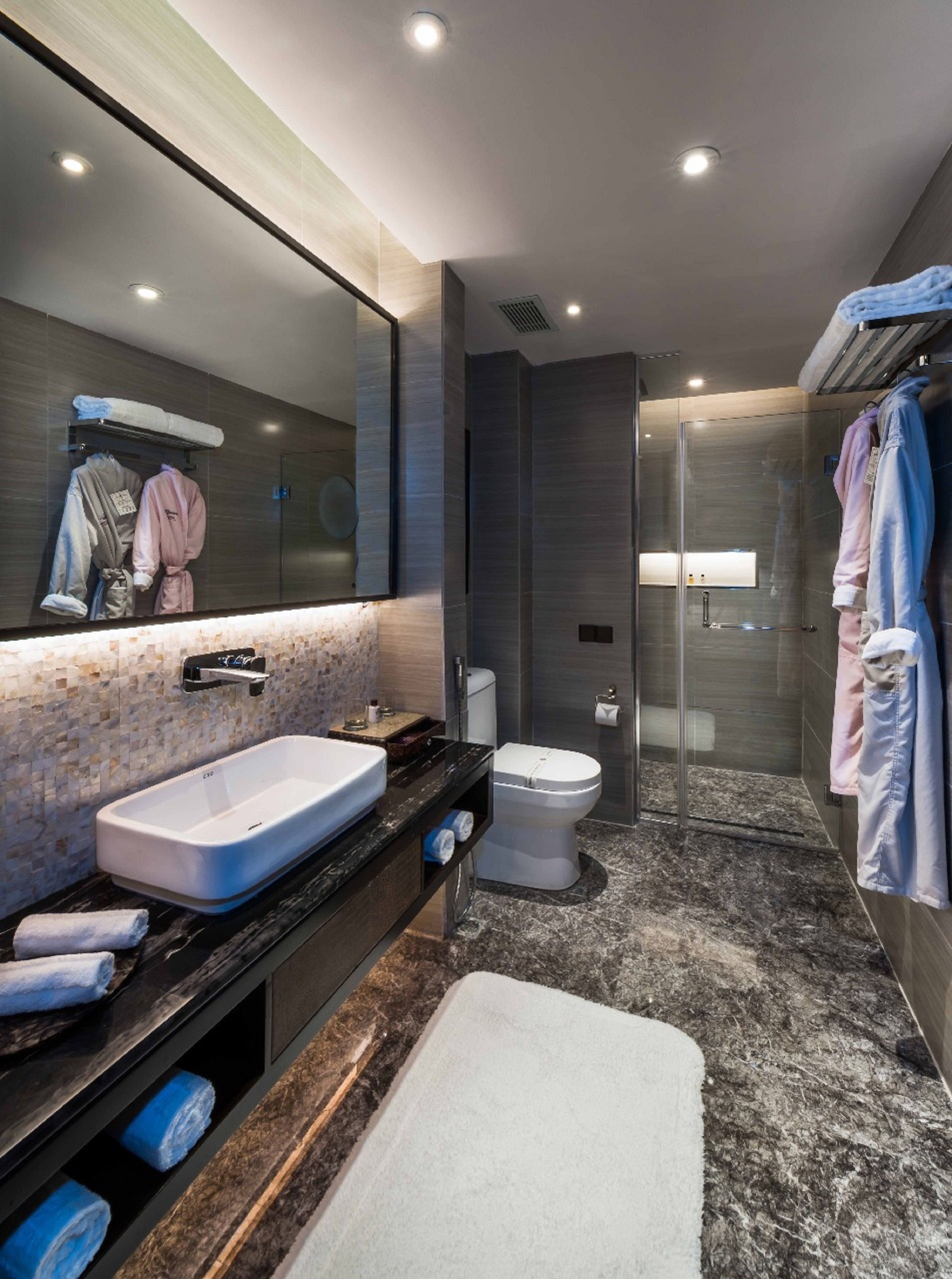 Braira Al Dammam-guestroom-bathroom.jpg