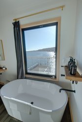  - Bowline Hotel Astoria