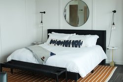  - Bowline Hotel Astoria