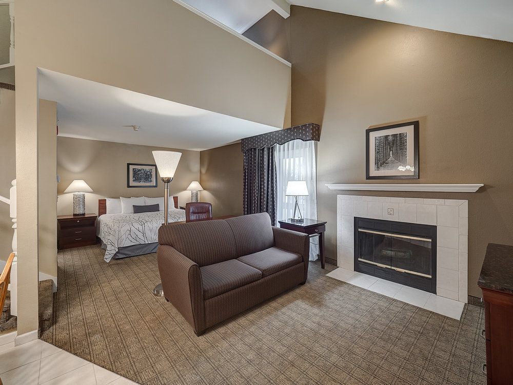 EASTLAND SUITES HOTEL CONFER-guestroom-Double King Loft Suite.jpg