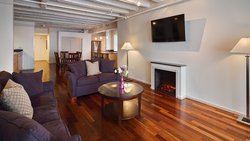  - Grand Eastonian Suites Hotel Easton