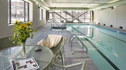  - Grand Eastonian Suites Hotel Easton