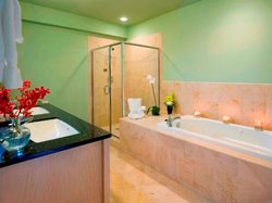  - Grand Eastonian Suites Hotel Easton