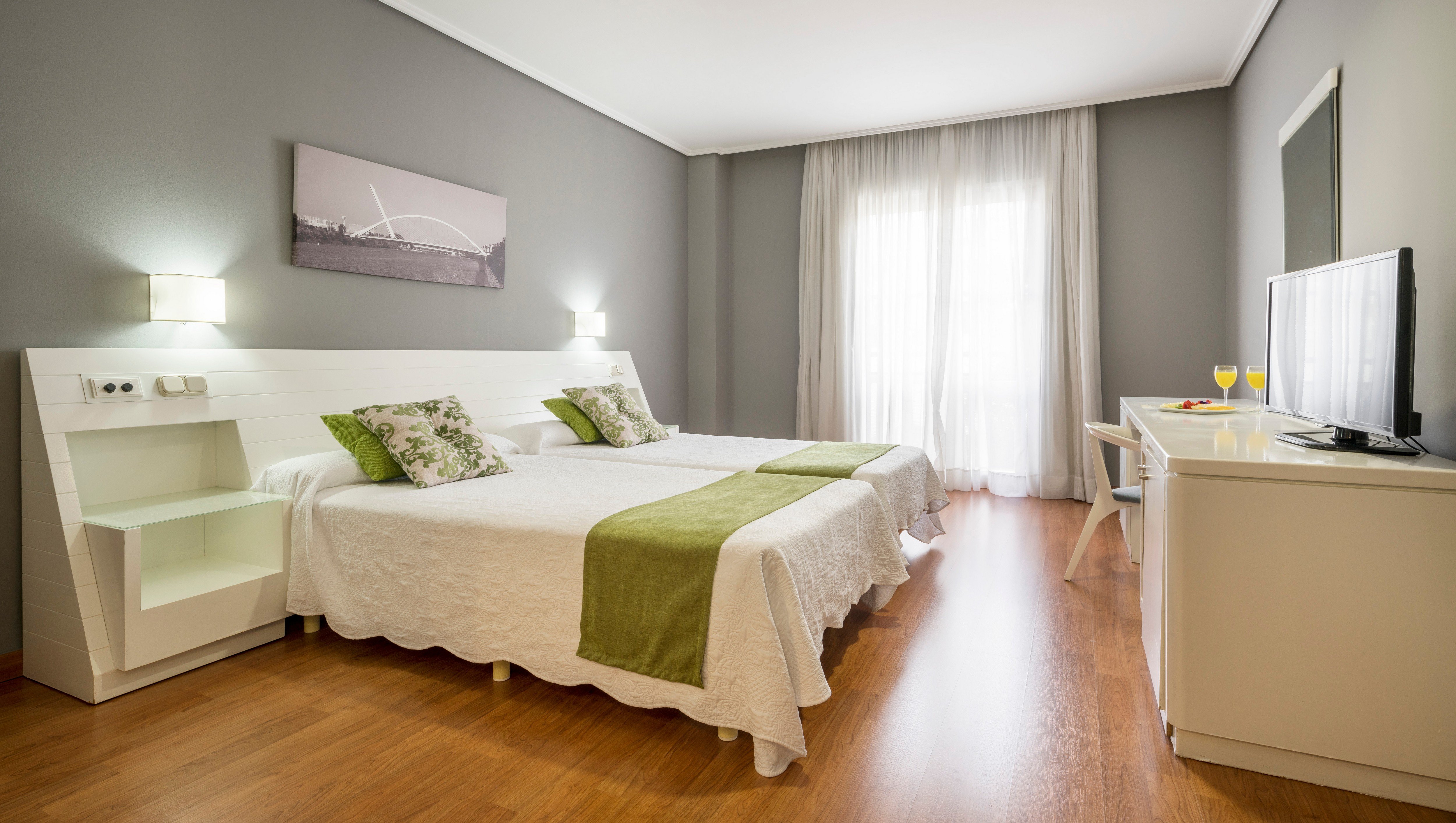 ILUNION ALCORA SEVILLA-guestroom-Double or Twin.jpg