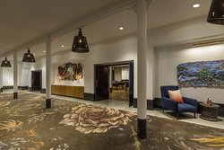  - Crossroads Hotel Kansas City - I-35, Exit 1C & 1D