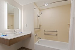  - Holiday Inn Express & Suites Largo