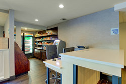  - Holiday Inn Express West Nashville - I-40, Exit 204