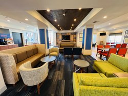  - Holiday Inn Express & Suites Salinas