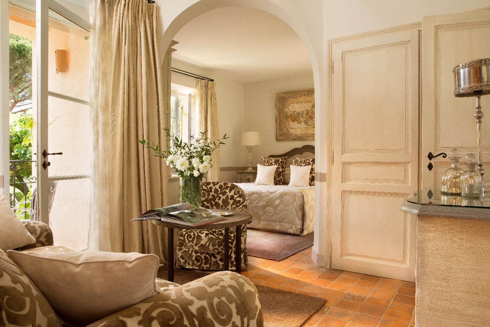 La Bastide de Saint Tropez-guestroom-Junior Suite.jpg