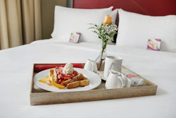  - Crowne Plaza Hotel Houston