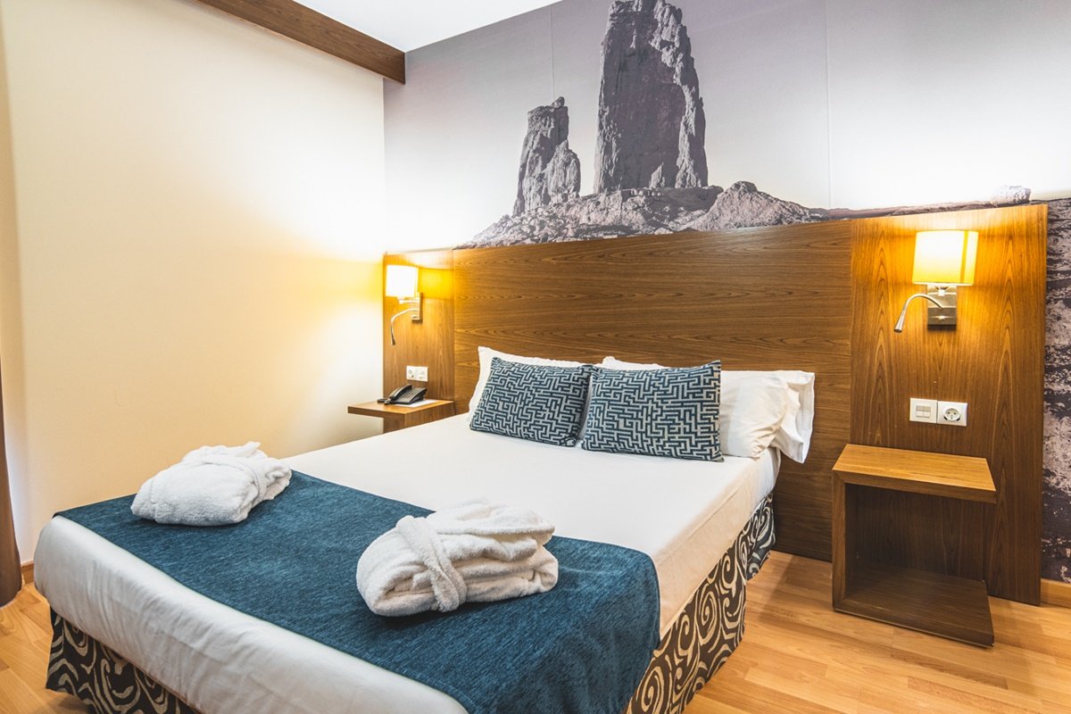 ADONIS PLAZA-guestroom-811919 Guest Room.jpg