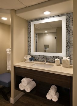 Lido Resort Bathrooms