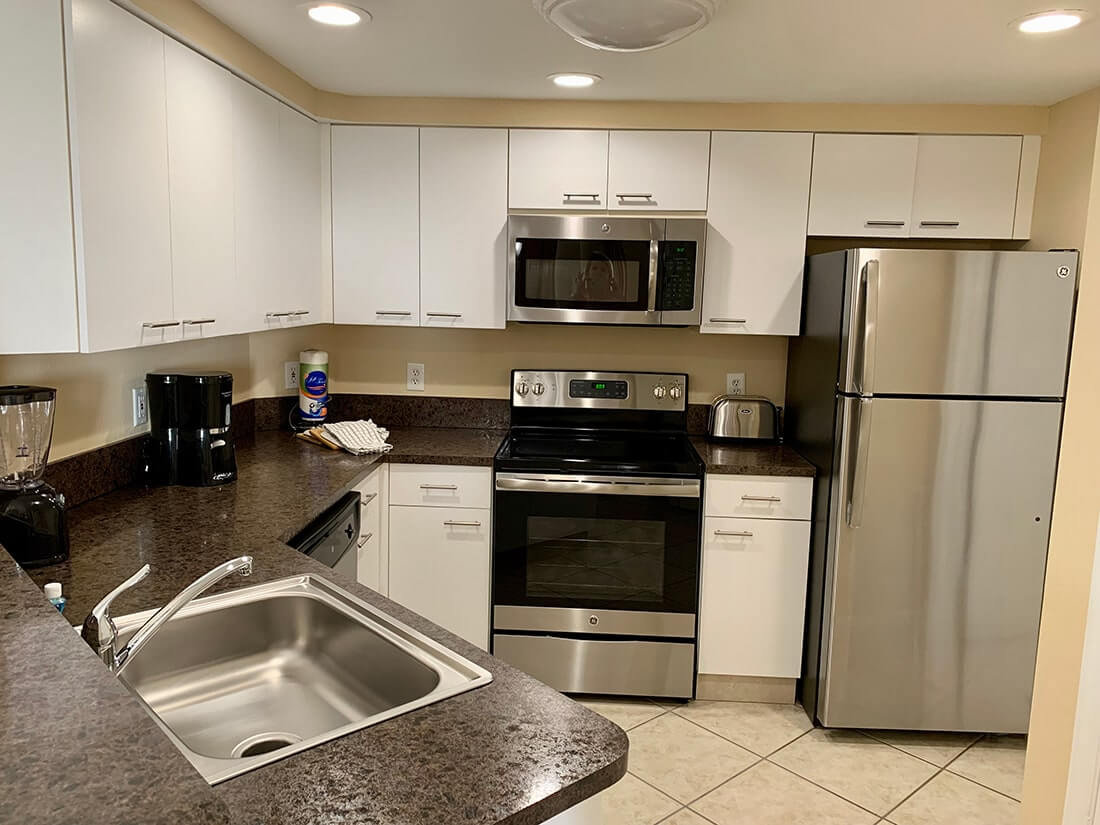 VACATION VILLAGE AT WESTON-guestroom-A Suite Full Kitchen With Stove.jpg