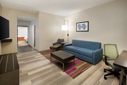  - Holiday Inn Express & Suites Greenwood - I-65, Exit 101