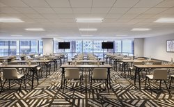  - Omni Hotel Austin - I-35, Exit 234B