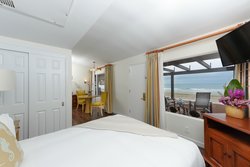  - La Jolla Beach & Tennis Club Hotel