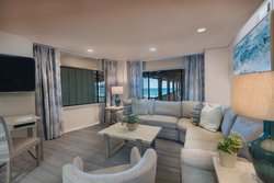  - La Jolla Beach & Tennis Club Hotel