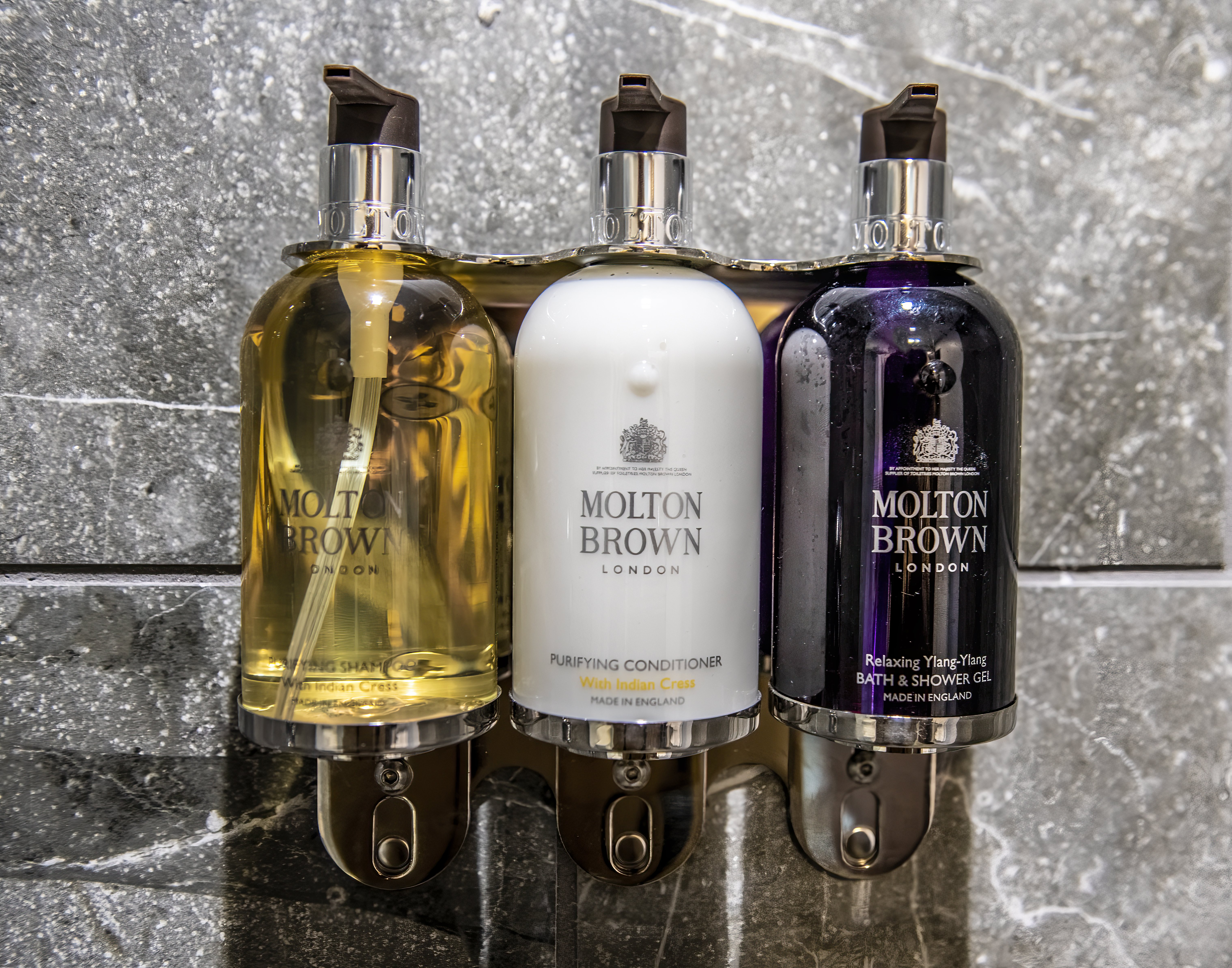 OAKS ON THE RIVER RESORT-guestroom-Bathroom Amenities.jpg