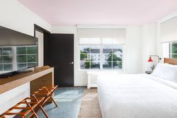  - Elwood Hotel Downtown Lexington