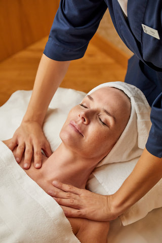 MAJESTIC HOTEL AND SPA - Photo 37