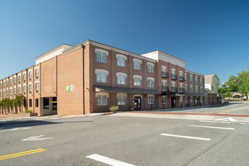Holiday Inn Express & Suites - University Area