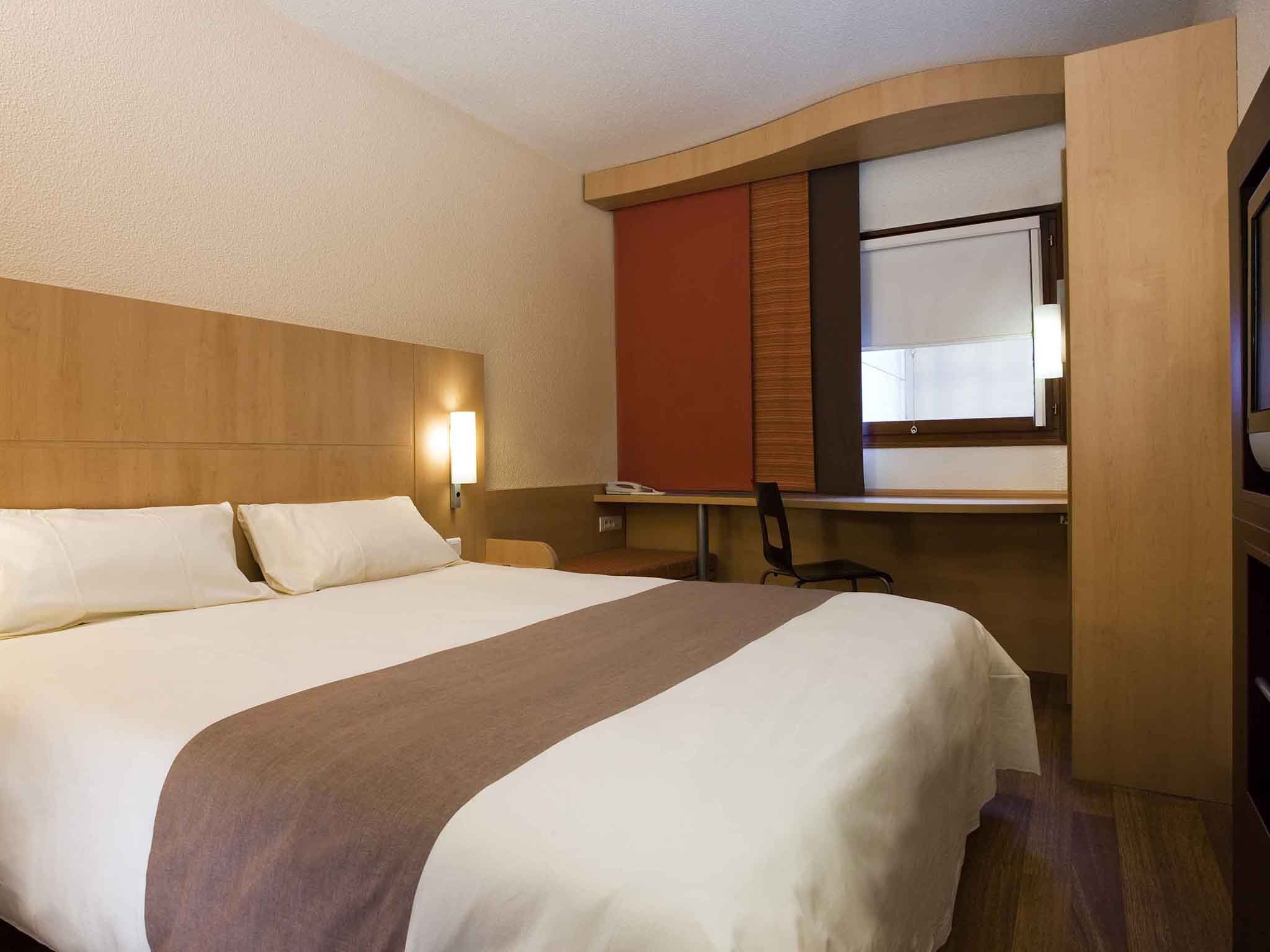 IBIS BEIJING DACHENG RD-guestroom-Guest Room.jpg