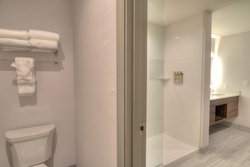  - Holiday Inn & Suites Near Convention Center Pigeon Forge