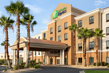 Holiday Inn Express & Suites Waycross