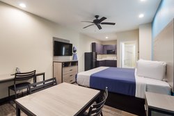  - Scottish Inns & Suites Hitchcock