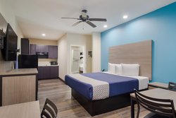  - Scottish Inns & Suites Hitchcock