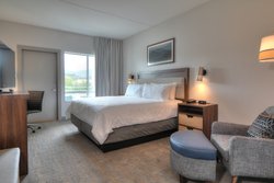  - Holiday Inn & Suites Near Convention Center Pigeon Forge