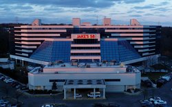  - Jake's 58 Casino Hotel Islandia - I-495, Exit 58