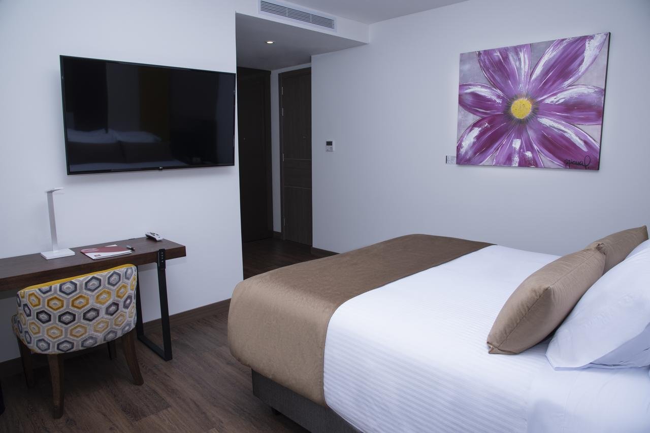 Hotel Sabana Park-guestroom-Standard Room.jpg