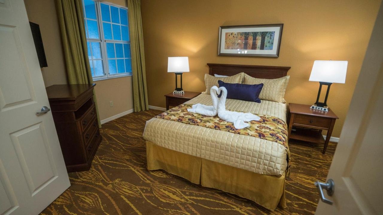 MIZNER PLACE AT WESTON TOWN CE-guestroom-Guest Rooms.jpg