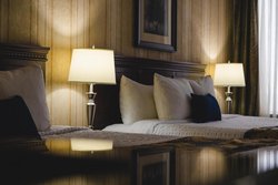  - Redwood Inn & Suites Clairmont