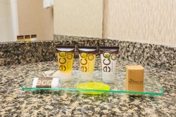  - Redwood Inn & Suites Clairmont