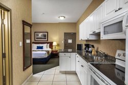  - Redwood Inn & Suites Clairmont
