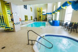  - Redwood Inn & Suites Clairmont