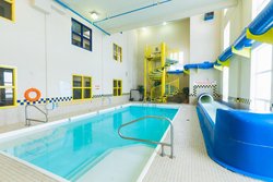  - Redwood Inn & Suites Clairmont
