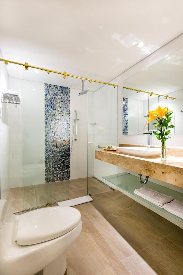 Hotel El Dorado Bogota-guestroom-Bathrooms.jpg