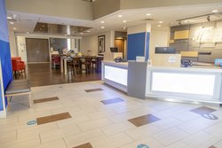  - Holiday Inn Express Marshfield - I-44, Exit 100