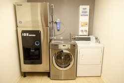  - Holiday Inn Express Marshfield - I-44, Exit 100