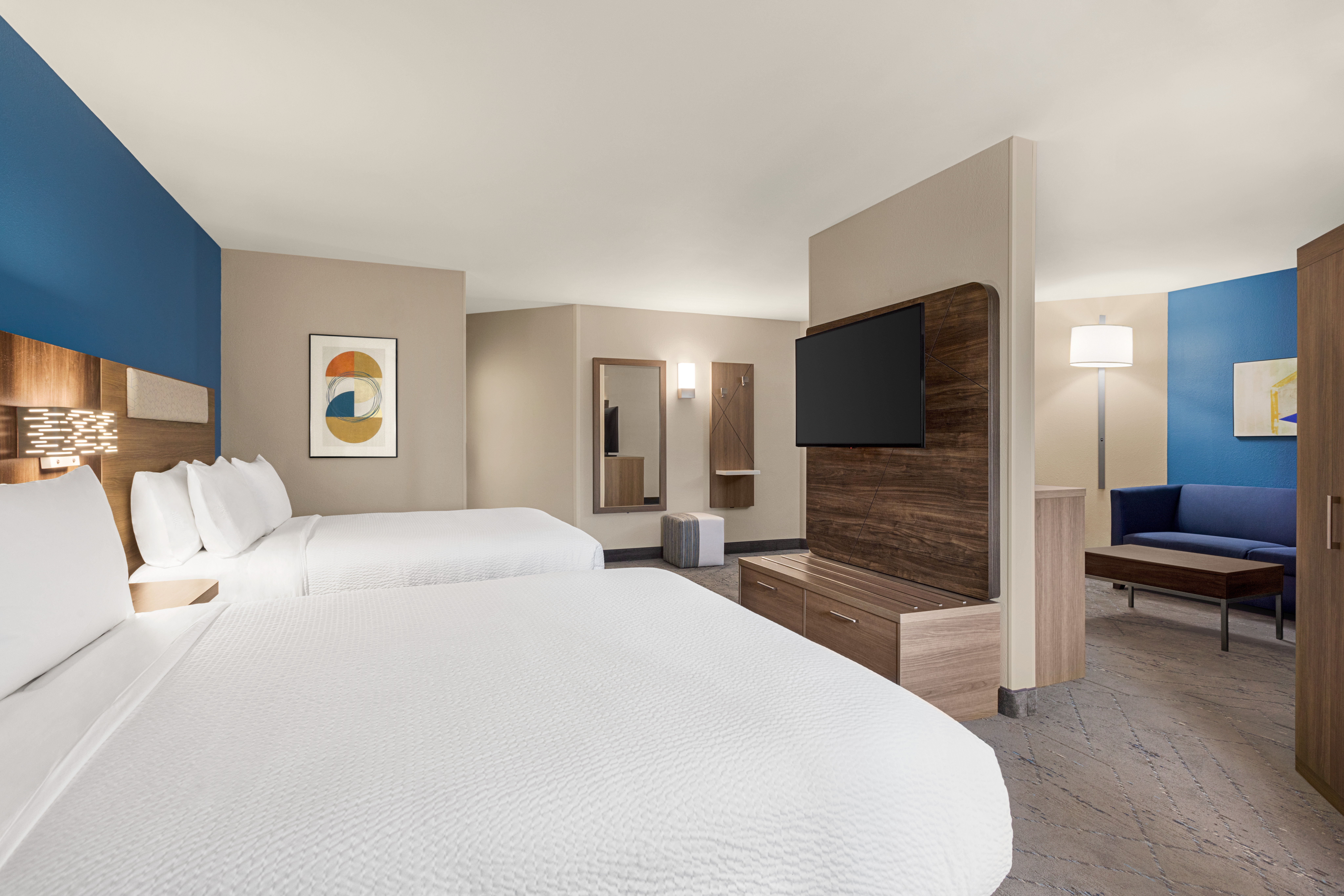 HOLIDAY INN EXP STES DOWNTOWN BY IH-guestroom-Queen Bed Guest Room Suite .jpg