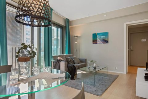 One Bedroom Opera Side