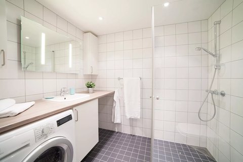 One Bedroom Sorenga Bathroom