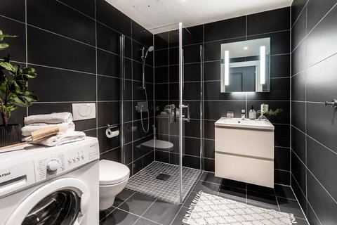 Three Bedroom Opera Bathroom