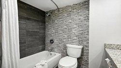  - Holiday Inn Express North Williamsburg