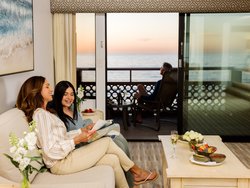  - La Jolla Shores Hotel