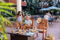  - La Jolla Shores Hotel