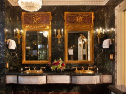  - Le Pavillon Hotel New Orleans